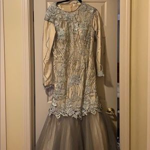 Long sleeve prom dress! Sleeves are detachable!!